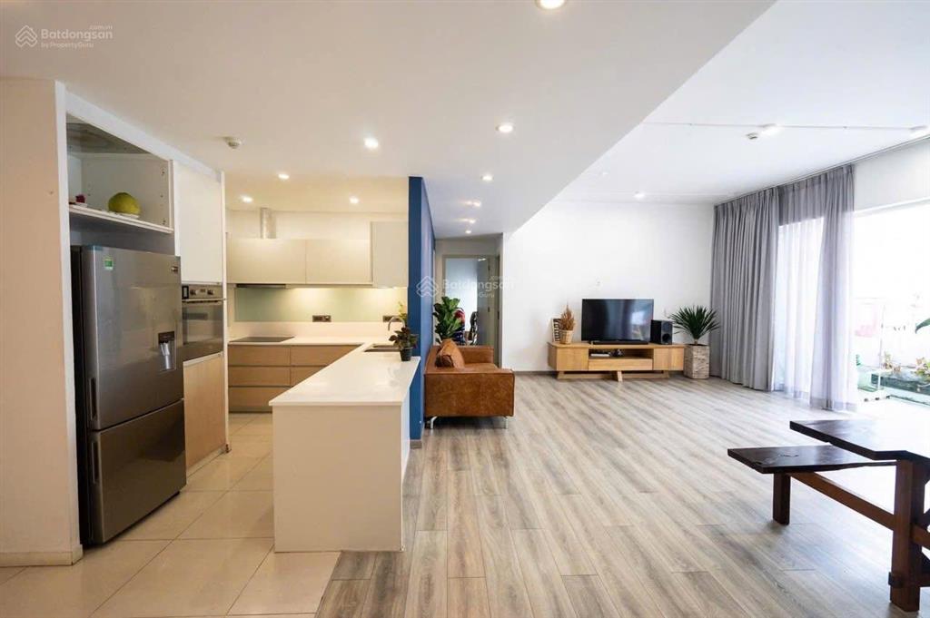 Cho thuê căn hộ 3 phòng ngủ the estella  giá 50 triệu  view hồ bơi  trống sẵn dọn vào ngay
