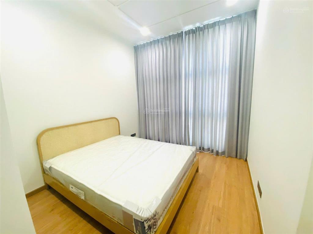 Cho thuê căn hộ 3 phòng ngủ the estella  giá 50 triệu  view hồ bơi  trống sẵn dọn vào ngay