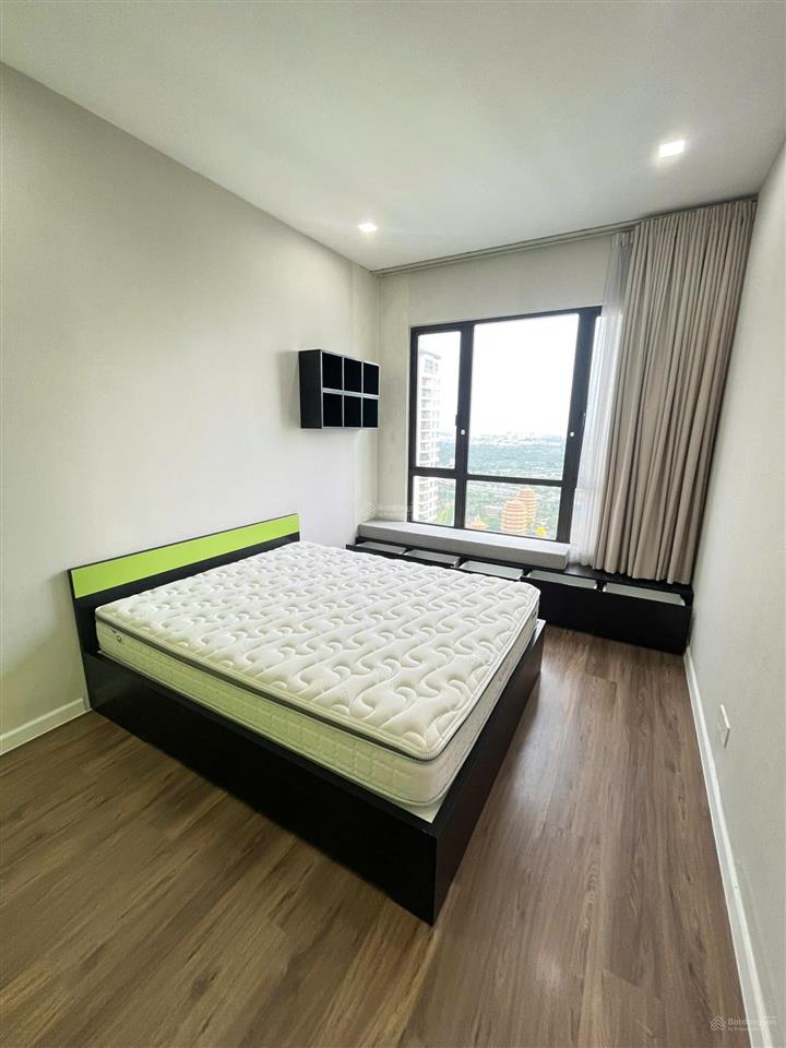 Cho thuê căn hộ 2 phòng ngủ estella heights  view hồ bơi  giá 37 triệu  trống sẵn dọn vào ngay
