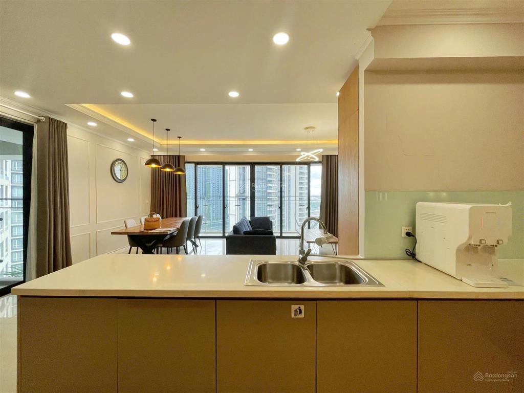 Cho thuê căn hộ 3 phòng ngủ estella heights  giá 83 triệu  view hồ bơi  trống sẵn dọn vào ngay