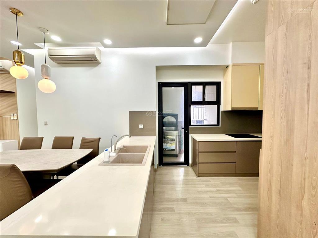 Cho thuê căn hộ 3 phòng ngủ estella heights  giá 57 triệu  view hồ bơi  trống sẵn dọn vào ngay