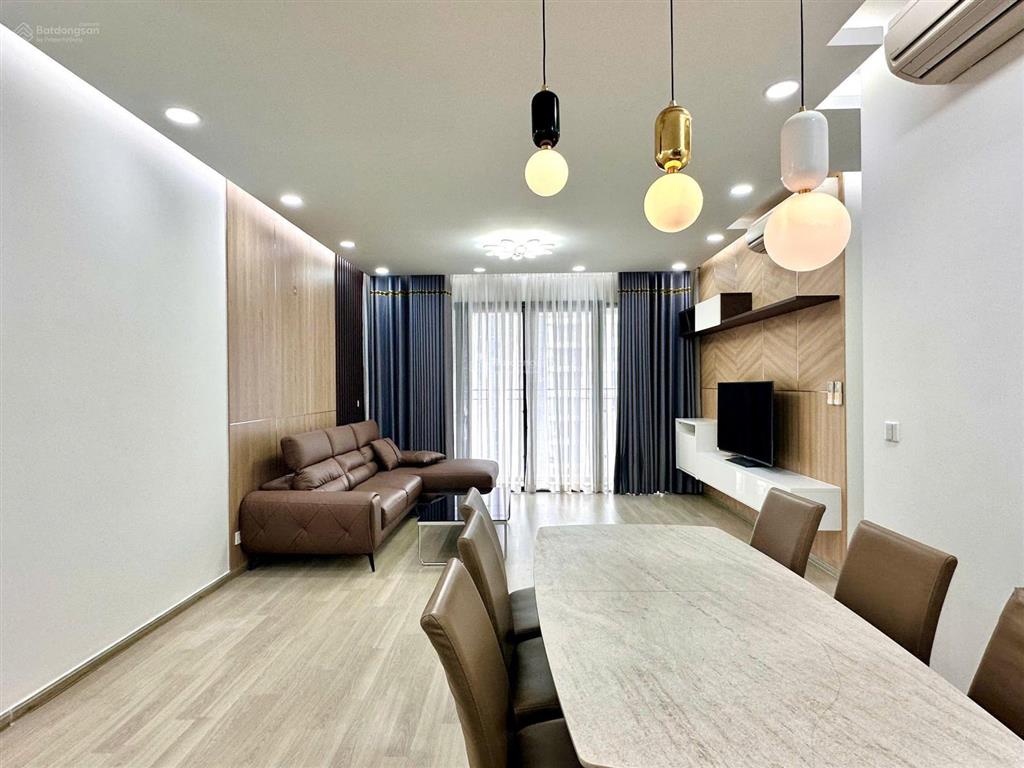 Cho thuê căn hộ 3 phòng ngủ estella heights  giá 57 triệu  view hồ bơi  trống sẵn dọn vào ngay