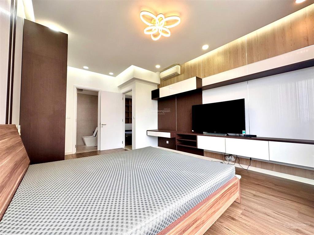 Cho thuê căn hộ 3 phòng ngủ estella heights  giá 57 triệu  view hồ bơi  trống sẵn dọn vào ngay