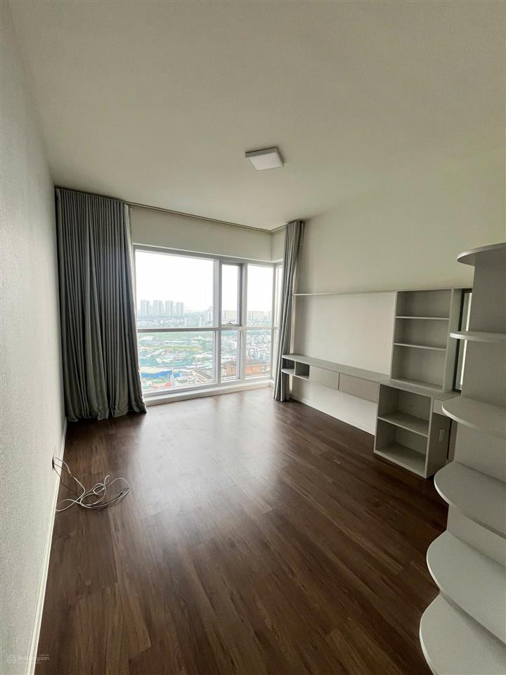 Cho thuê căn hộ 3 phòng ngủ estella heights  giá 73 triệu  view hồ bơi  trống sẵn dọn vào ngay