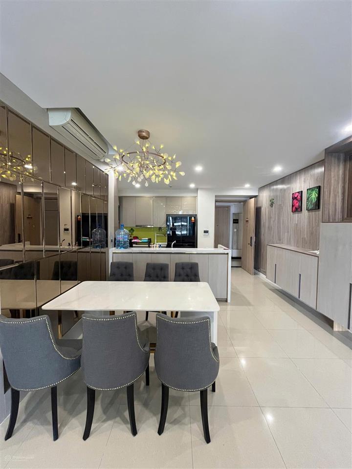 Cho thuê căn hộ 3 phòng ngủ estella heights  giá 60 triệu  view hồ bơi  trống sẵn dọn vào ngay