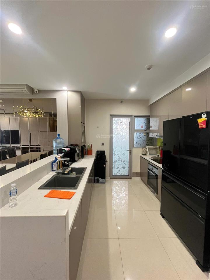 Cho thuê căn hộ 3 phòng ngủ estella heights  giá 60 triệu  view hồ bơi  trống sẵn dọn vào ngay