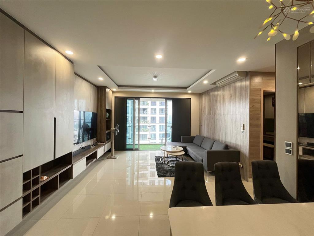 Cho thuê căn hộ 3 phòng ngủ estella heights  giá 60 triệu  view hồ bơi  trống sẵn dọn vào ngay
