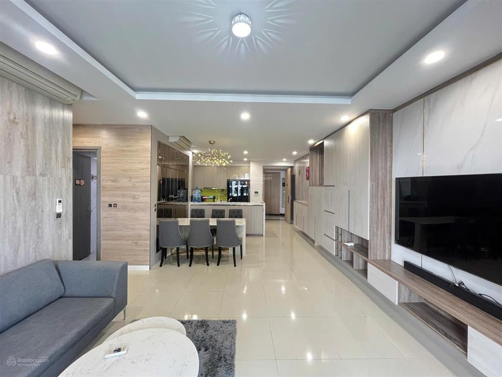 Cho thuê căn hộ 3 phòng ngủ estella heights  giá 60 triệu  view hồ bơi  trống sẵn dọn vào ngay