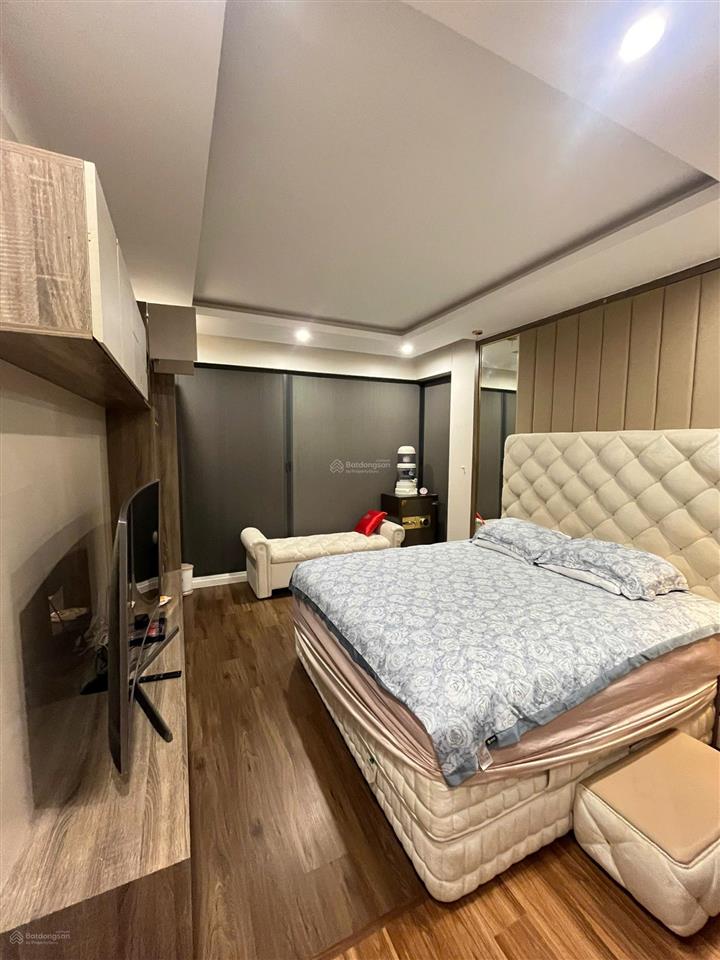 Cho thuê căn hộ 3 phòng ngủ estella heights  giá 60 triệu  view hồ bơi  trống sẵn dọn vào ngay