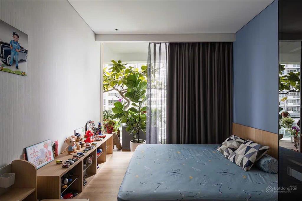 Cho thuê căn hộ 3 phòng ngủ the estella  giá 83 triệu  view hồ bơi  trống sẵn