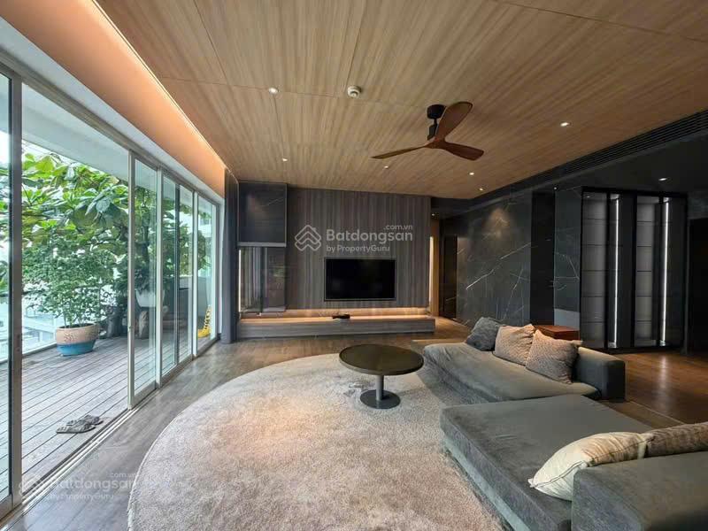 Cho thuê căn hộ 3 phòng ngủ the estella  giá 83 triệu  view hồ bơi  trống sẵn