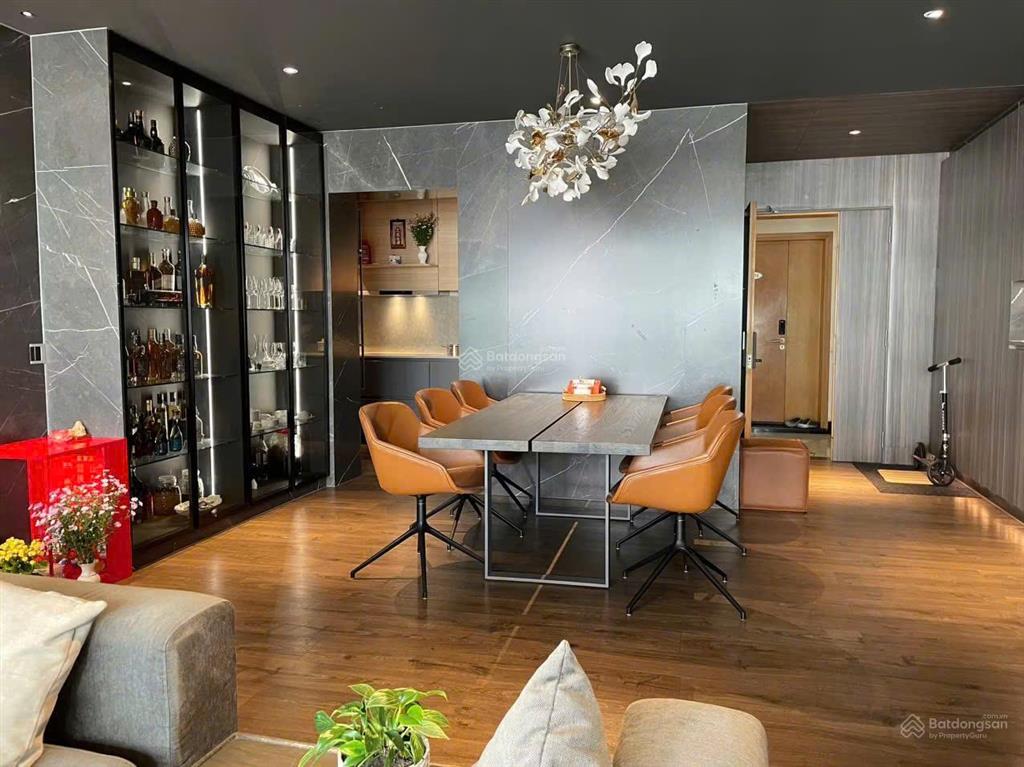 Cho thuê căn hộ 3 phòng ngủ the estella  giá 83 triệu  view hồ bơi  trống sẵn