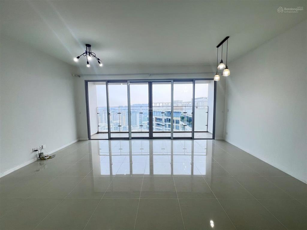 Cho thuê căn hộ 3 phòng ngủ estella heights  giá 60 triệu  tháp thương mại  trống sẵn