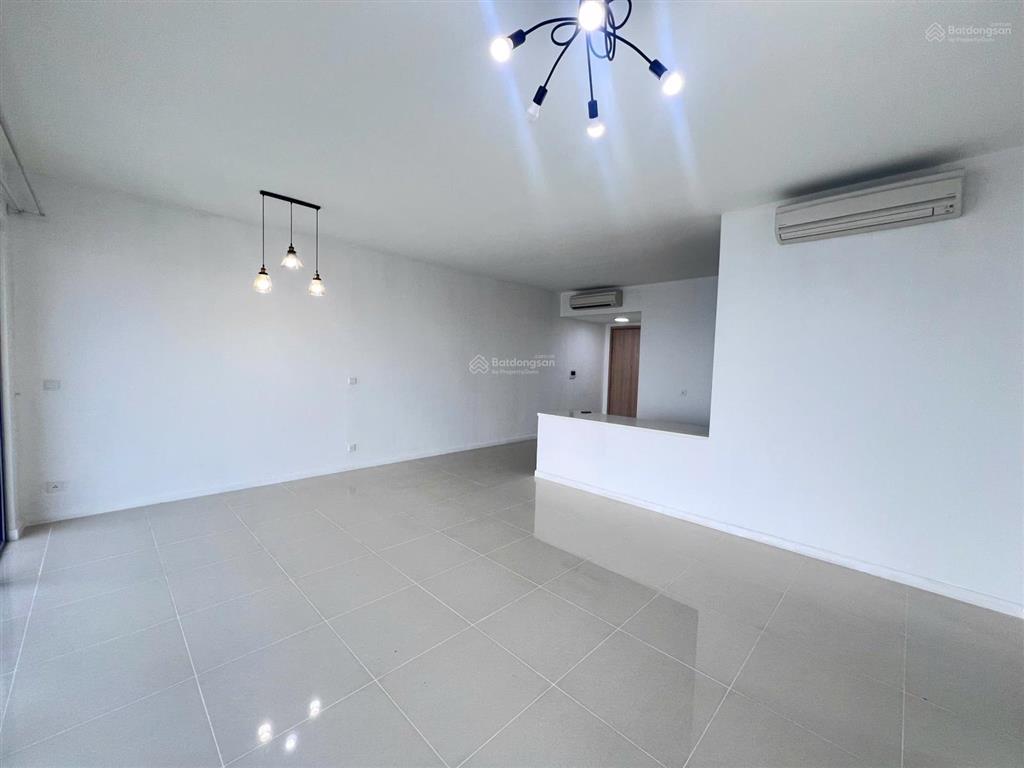 Cho thuê căn hộ 3 phòng ngủ estella heights  giá 60 triệu  tháp thương mại  trống sẵn