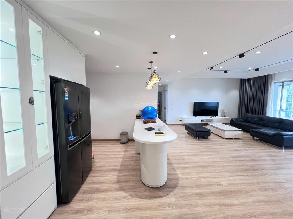 Cho thuê căn hộ 3 phòng ngủ the estella  giá 65 triệu  view thoáng  trống sẵn dọn vào ngay