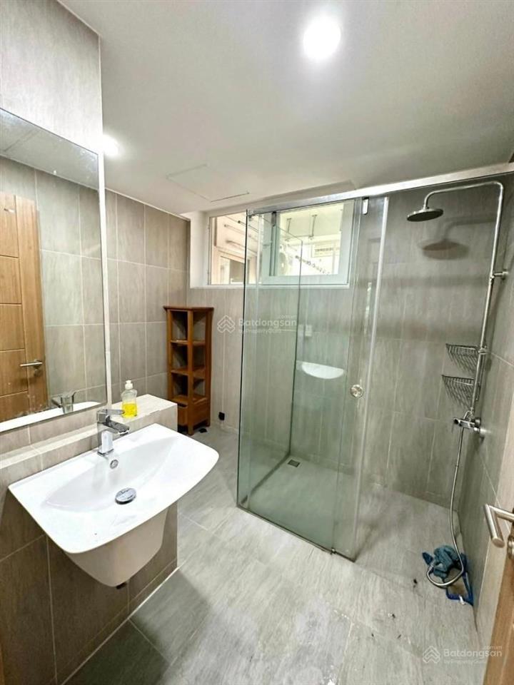 Cho thuê căn hộ 3 phòng ngủ the estella  giá 55 triệu  view hồ bơi  trống sẵn