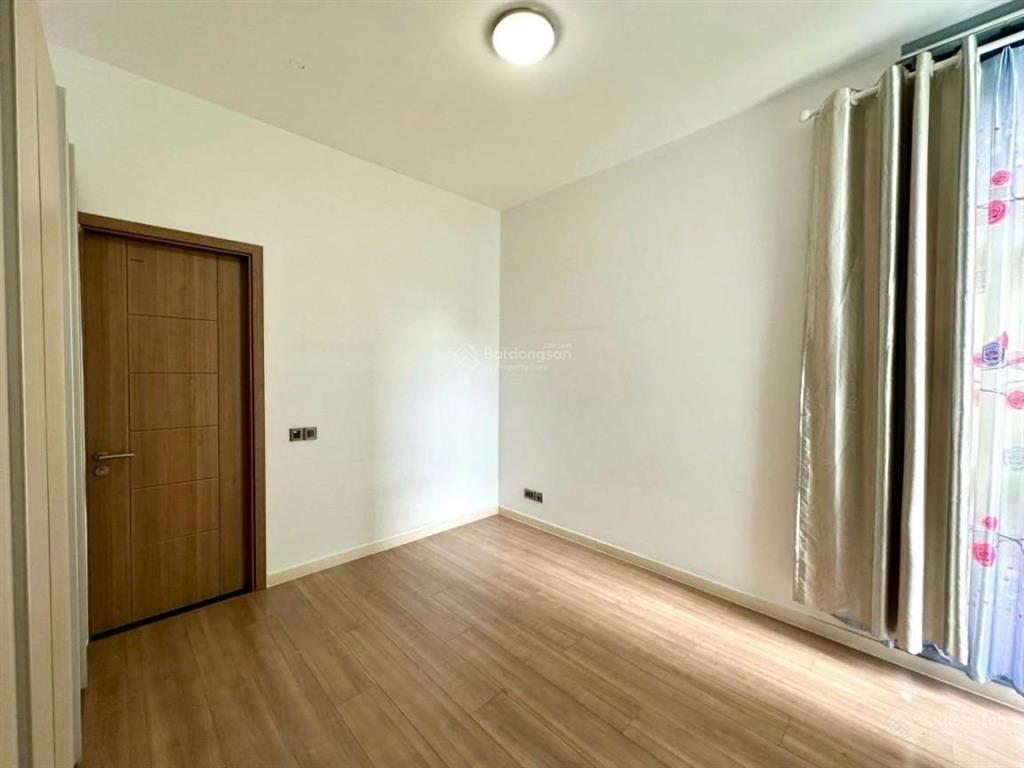 Cho thuê căn hộ 3 phòng ngủ the estella  giá 55 triệu  view hồ bơi  trống sẵn
