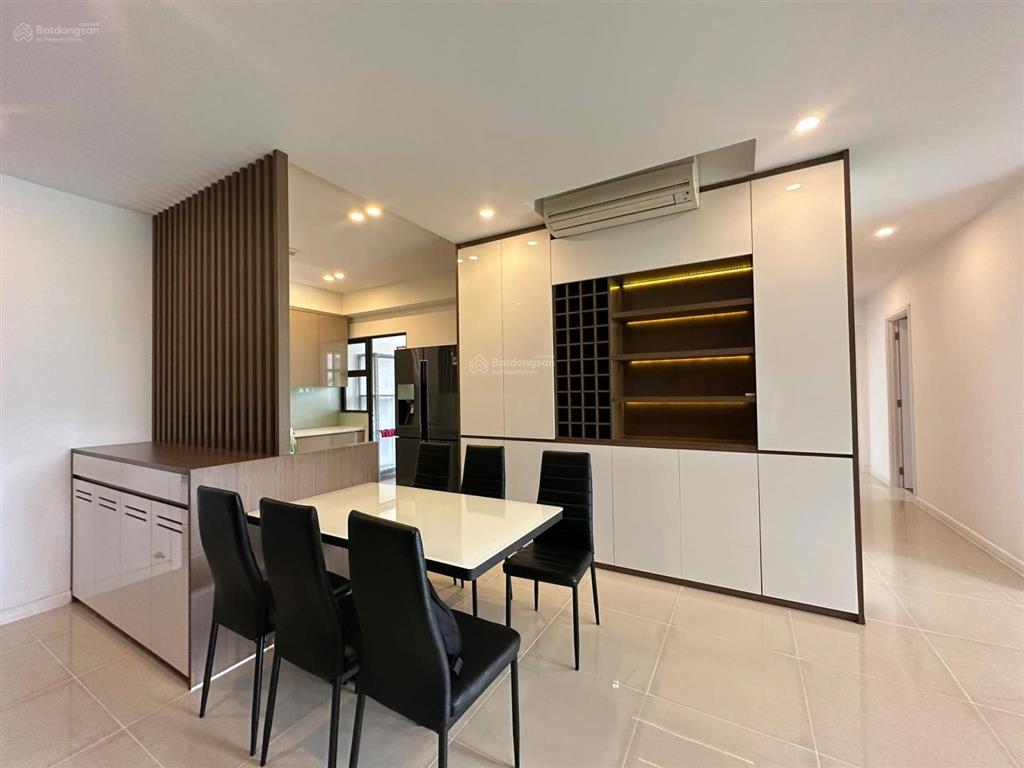 Cho thuê căn hộ 3 phòng ngủ estella heights  diện tích 130m2  giá 60 triệu  view hồ bơi