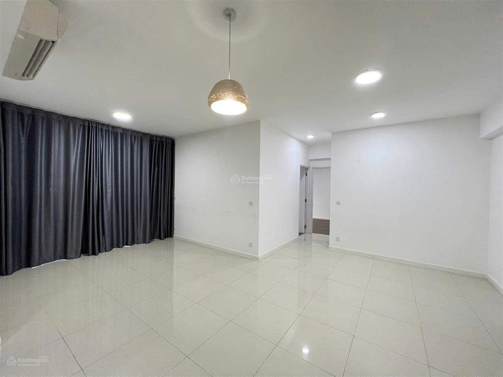 Cho thuê căn hộ 2 phòng ngủ estella heights  giá 30 triệu  không nội thất  view hồ bơi