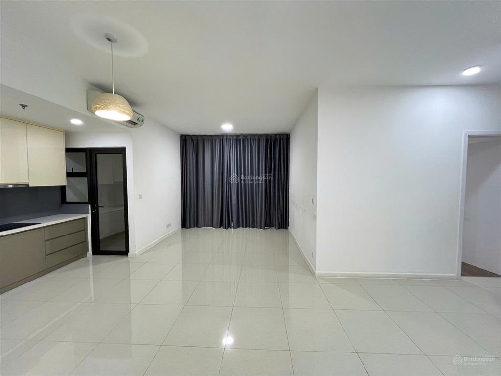 Cho thuê căn hộ 2 phòng ngủ estella heights  giá 30 triệu  không nội thất  view hồ bơi