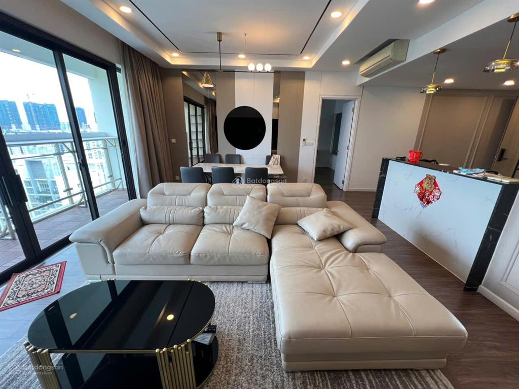 Cho thuê căn 4 phòng ngủ estella heights  giá 100 triệu  view hồ bơi  trống sẵn dọn vào ngay