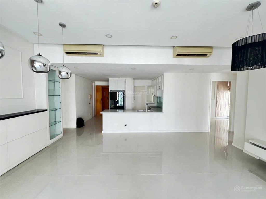 Cho thuê căn hộ 3 phòng ngủ  giá 33 triệu/th  không nội thất  trống sẵn dọn vào ngay