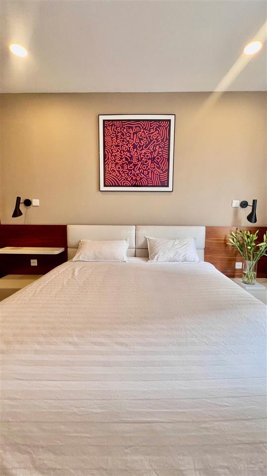 Cho thuê căn hộ 2 phòng ngủ estella heights  giá 40 triệu  view hồ bơi  trống sẵn dọn vào ngay