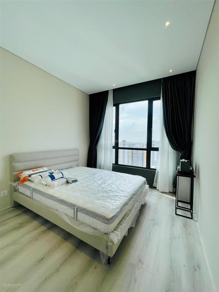 Cho thuê căn hộ 2 phòng ngủ estella heights  giá 53 triệu/th  căn góc  trống sẵn dọn vào ngay