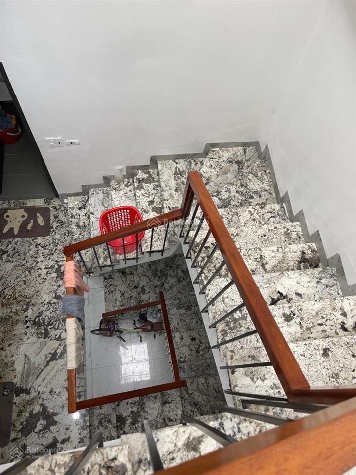 Bán nhà long biên  gần cầu vĩnh tuy dân xây tâm huyết mặt ngõ thông ô tô  kinh doanh 6.3tỷ