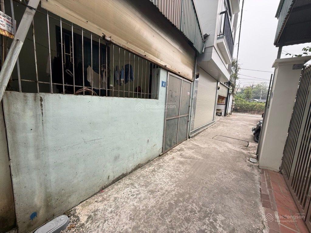 Bán đất tặng nhà cấp 4 ở ngay, view hồ, gần công viên, ngõ nông ô tô đỗ cổng, vị trí trung tâm 78m2