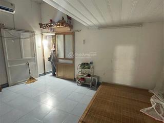 Bán đất tặng nhà cấp 4 ở ngay, view hồ, gần công viên, ngõ nông ô tô đỗ cổng, vị trí trung tâm 78m2