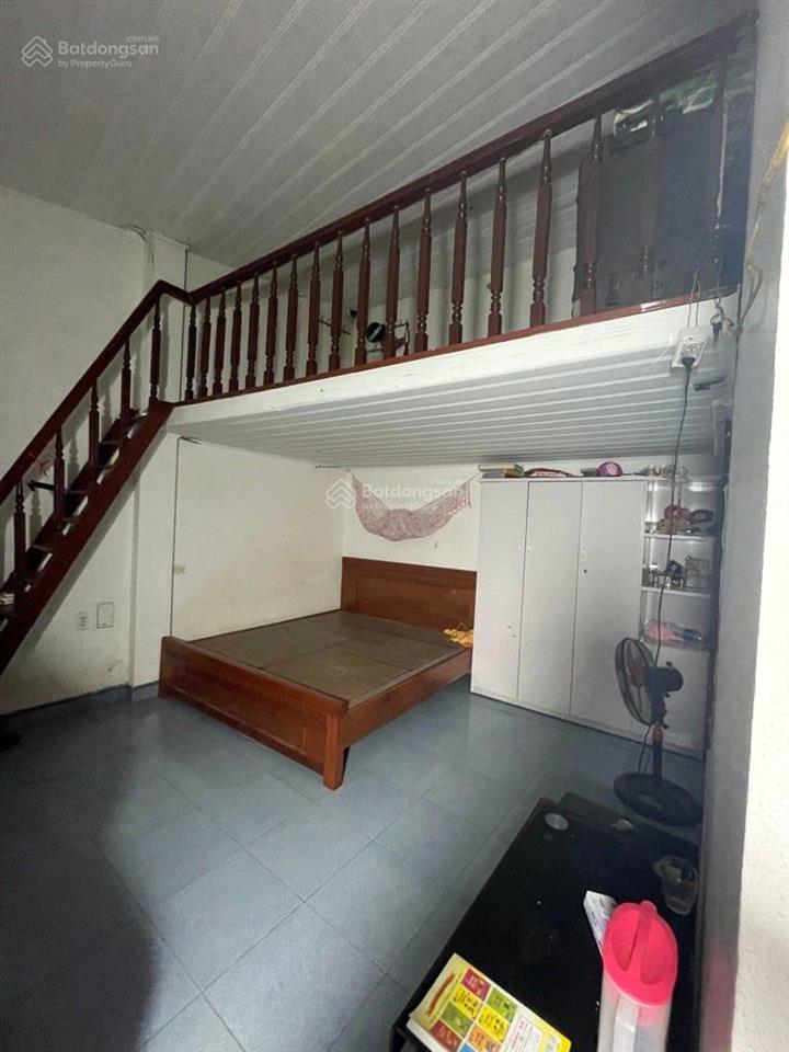 Bán đất tặng nhà cấp 4 ở ngay, view hồ, gần công viên, ngõ nông ô tô đỗ cổng, vị trí trung tâm 78m2