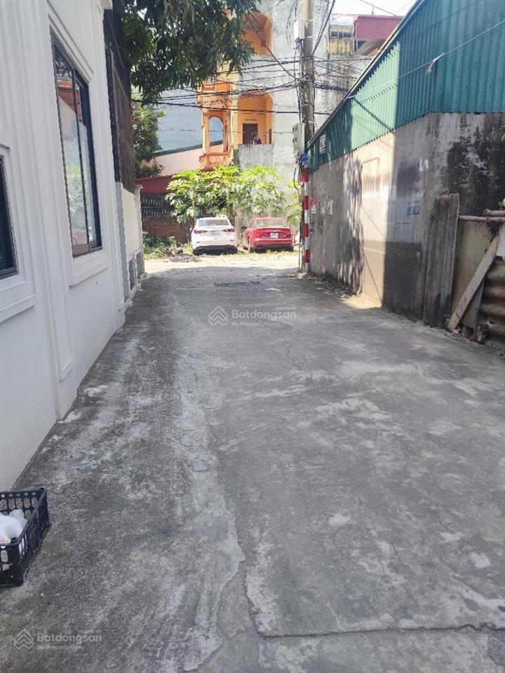 Bán nhà cự khối gần cầu vĩnh tuy  lô góc 5 tầng  mặt ngõ thông  ô tô đỗ gần 5.8 tỷ