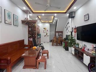 Bán nhà cự khối trong đê, 5 tầng, không qh, ngõ rộng ô tô đỗ tận cửa, gần công viên. 5,3 tỷ