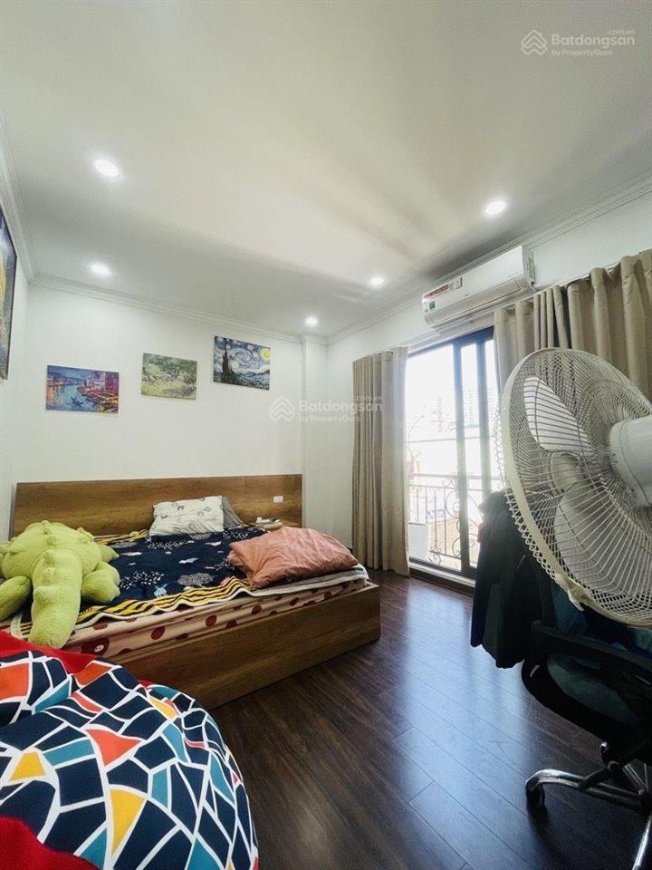 Bán nhà cự khối trong đê, 5 tầng, không qh, ngõ rộng ô tô đỗ tận cửa, gần công viên. 5,3 tỷ
