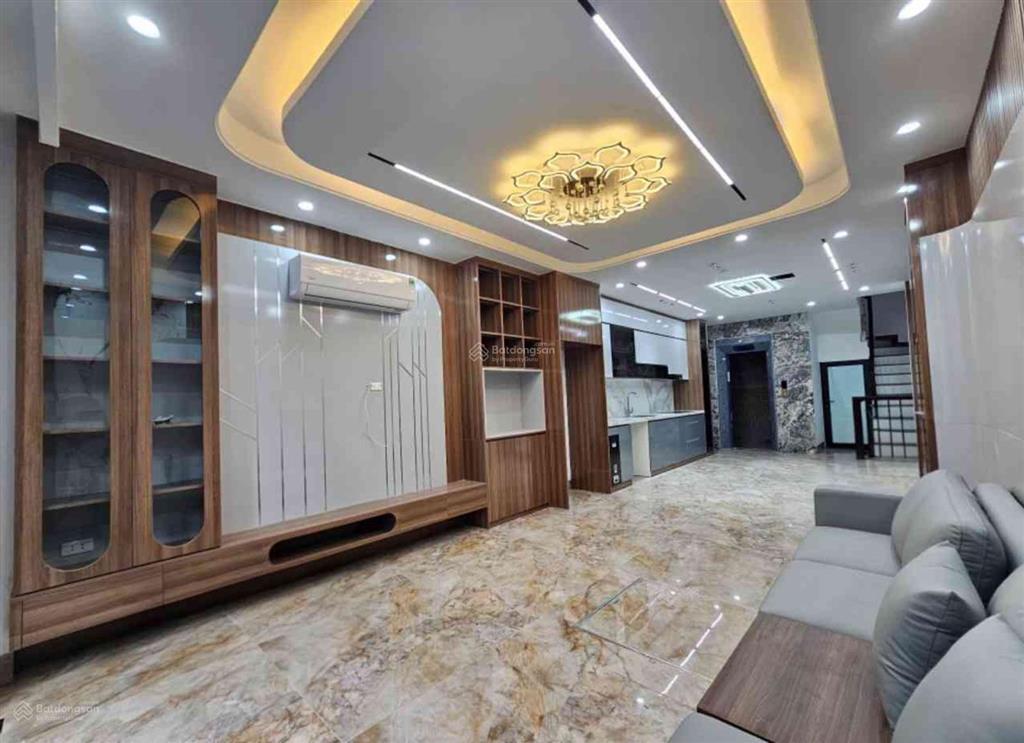 Bán nhà gần cầu vĩnh tuy, xây mới 6 tầng thang máy full nội thất  ô tô đỗ sát nhà gần công viên