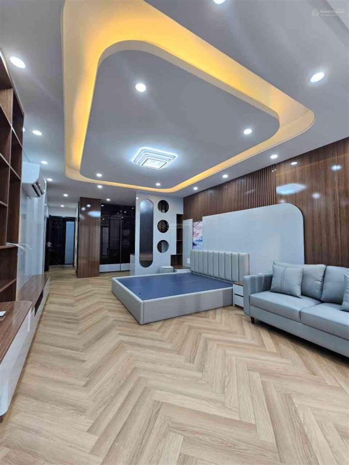 Bán nhà gần cầu vĩnh tuy, xây mới 6 tầng thang máy full nội thất  ô tô đỗ sát nhà gần công viên