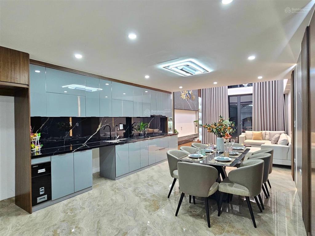 Hiếm. bán nhà cự khối, siêu phẩm 7 tầng duplex giá siêu hời