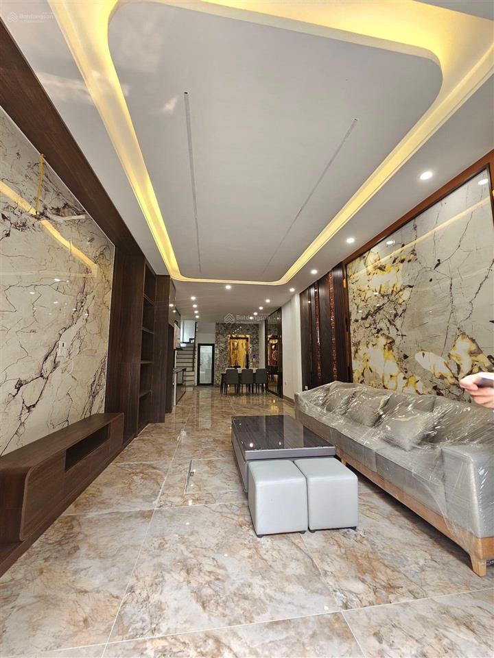 Bán nhà cự khối khu phân lô view hồ, xây mới 7 tầng thang máy full nội thất.