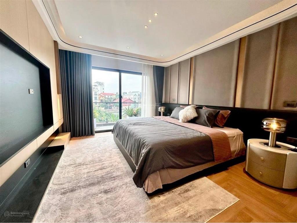 Bán nhà cự khối xây mới  lô góc  view hồ 7 tầng thang máy, thoáng mát vĩnh viễn 140m2 21.5 tỷ