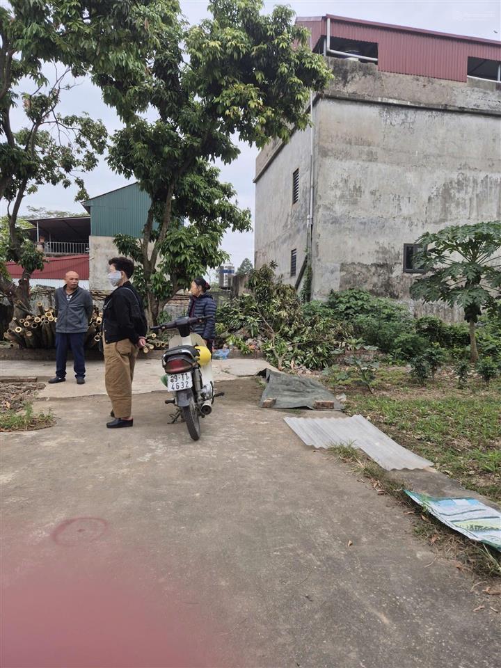 42m2 đất đẹp bát khối hơn trong đê không qh