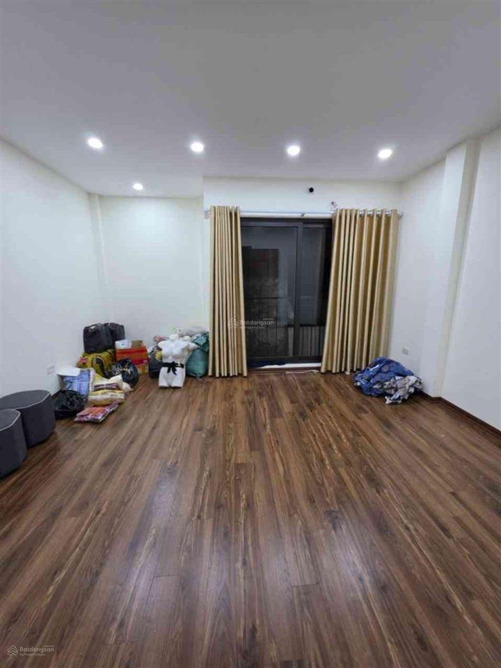 Bán nhà bồ đề, dân xây mới 5 tầng 3 ngủ 5,5 tỷ