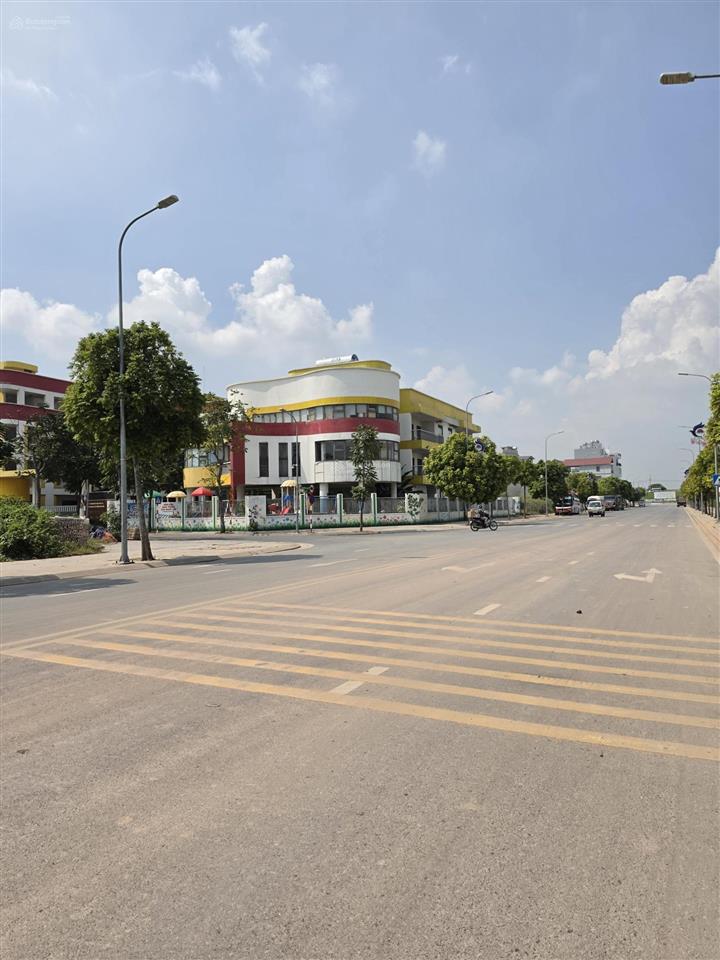 Bán đất cự khối khu tái định cư ô tô tránh nhau, gần công viên, gần chợ đầu mối, khu dân trí cao.