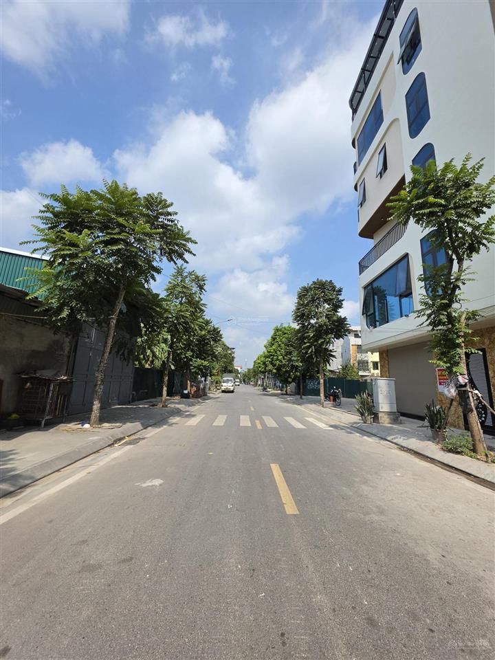 Bán đất cự khối khu tái định cư ô tô tránh nhau, gần công viên, gần chợ đầu mối, khu dân trí cao.