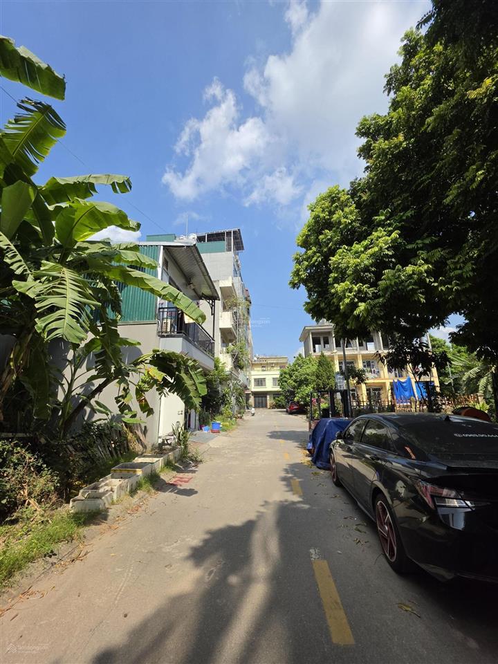 Bán đất cự khối khu tái định cư ô tô tránh nhau, gần công viên, gần chợ đầu mối, khu dân trí cao.