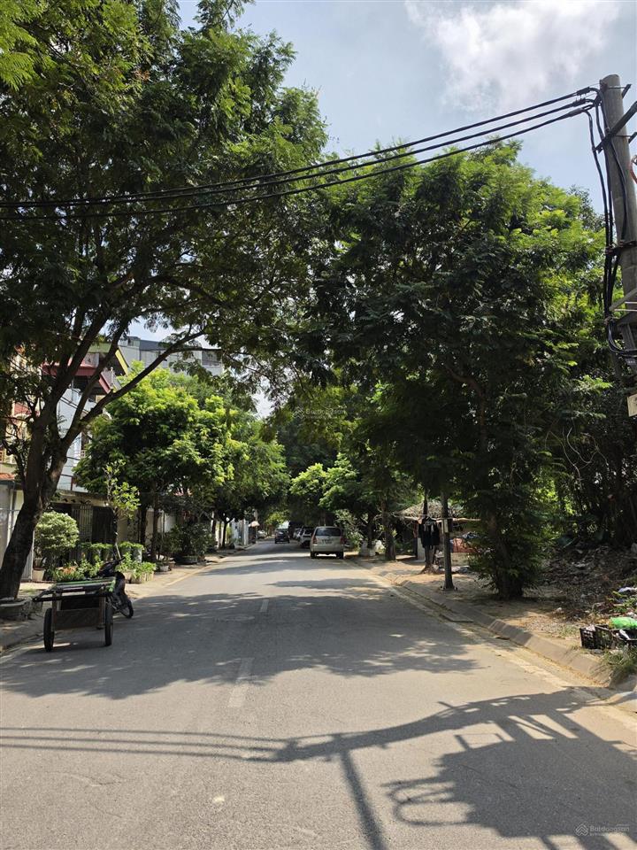 Bán đất gần chợ, ngã tư thạch bàn 110m2  nhỉnh 10 tỷ, đường ô tô tránh, ngõ thông