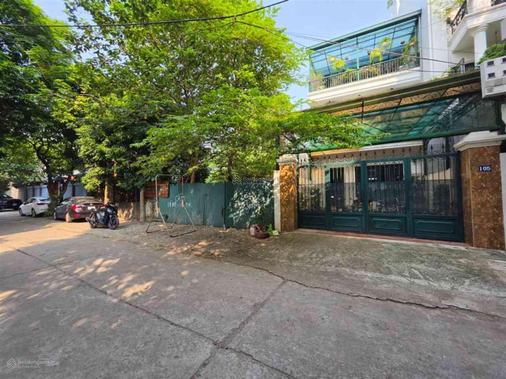 Bán đất gần chợ, ngã tư thạch bàn 110m2  nhỉnh 10 tỷ, đường ô tô tránh, ngõ thông
