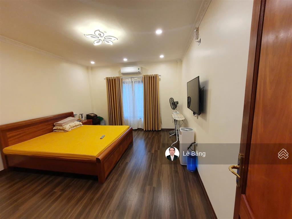 7 tầng thang máy, view hồ thoáng mát, gara 2 ô tô. dân trí cao, an ninh tuyệt đối. giá 29.5 tỷ