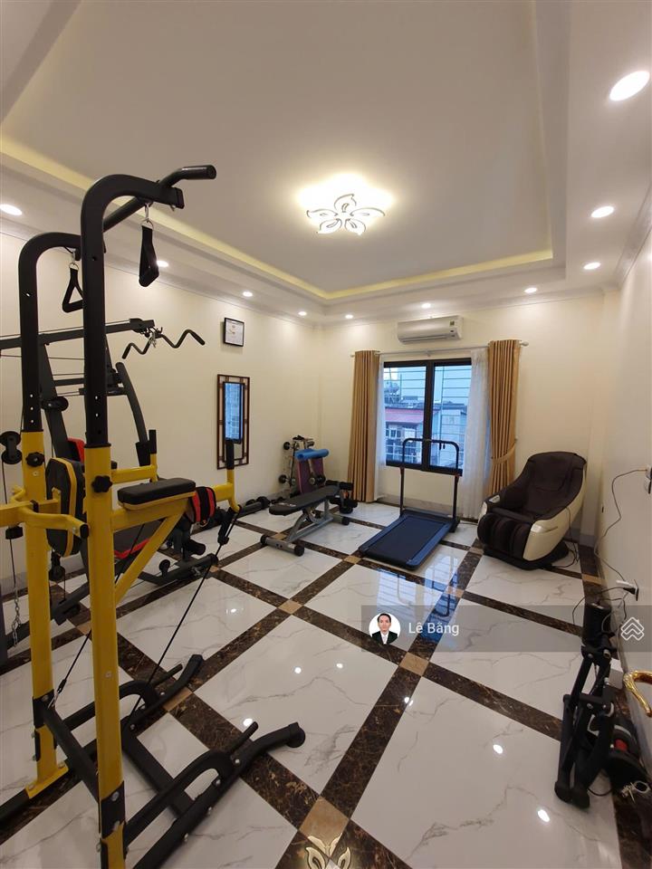 7 tầng thang máy, view hồ thoáng mát, gara 2 ô tô. dân trí cao, an ninh tuyệt đối. giá 29.5 tỷ