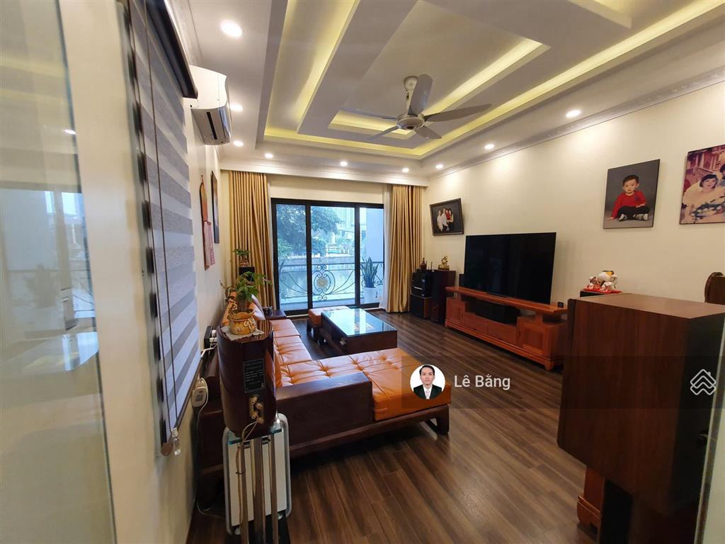 7 tầng thang máy, view hồ thoáng mát, gara 2 ô tô. dân trí cao, an ninh tuyệt đối. giá 29.5 tỷ